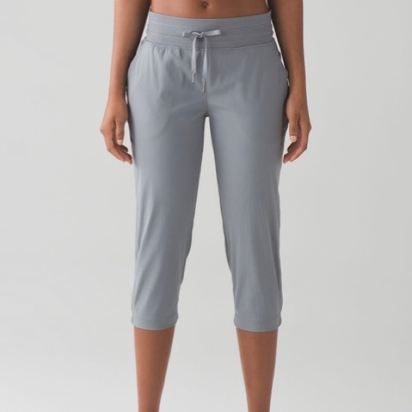 lululemon athletica Pants - NWOT Lululemon Studio Crop II (20”)